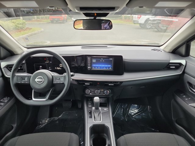 Used 2025 Nissan Kicks S image 10