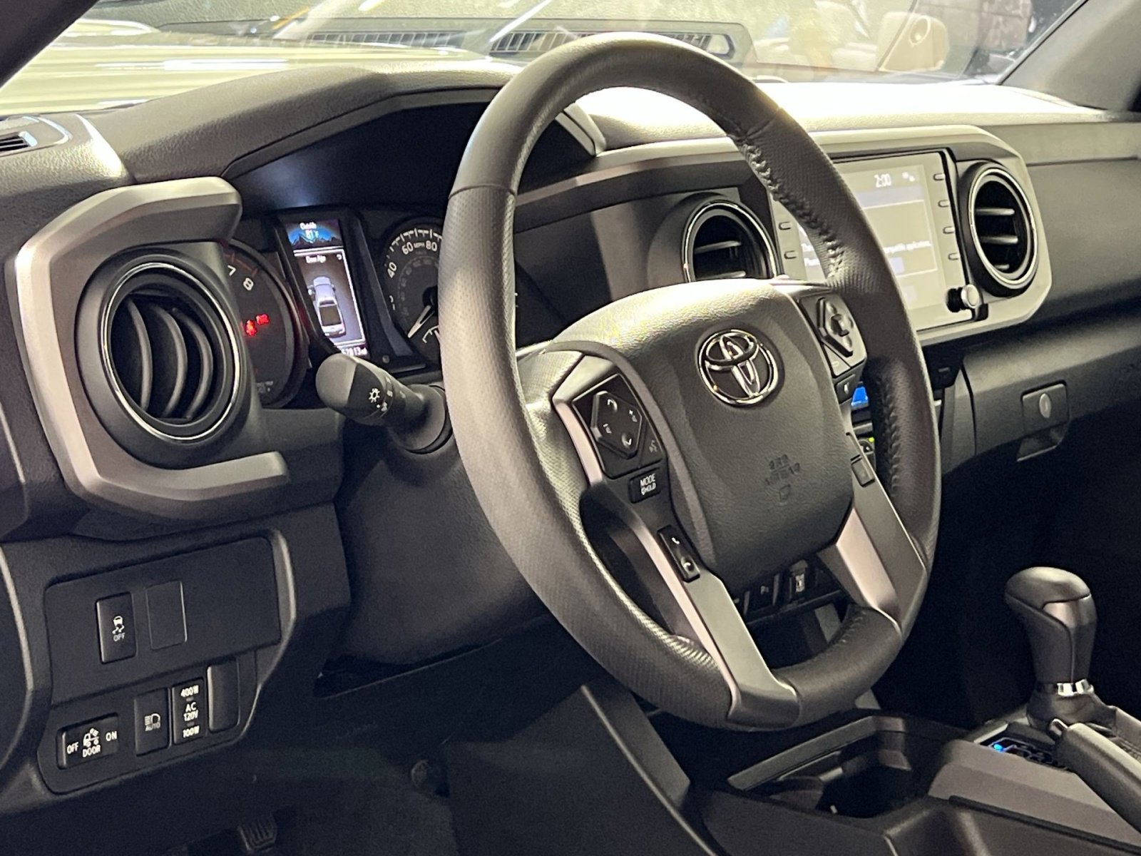 Used 2022 Toyota Tacoma TRD Sport w/ Technology Package AWD/4WD image 17