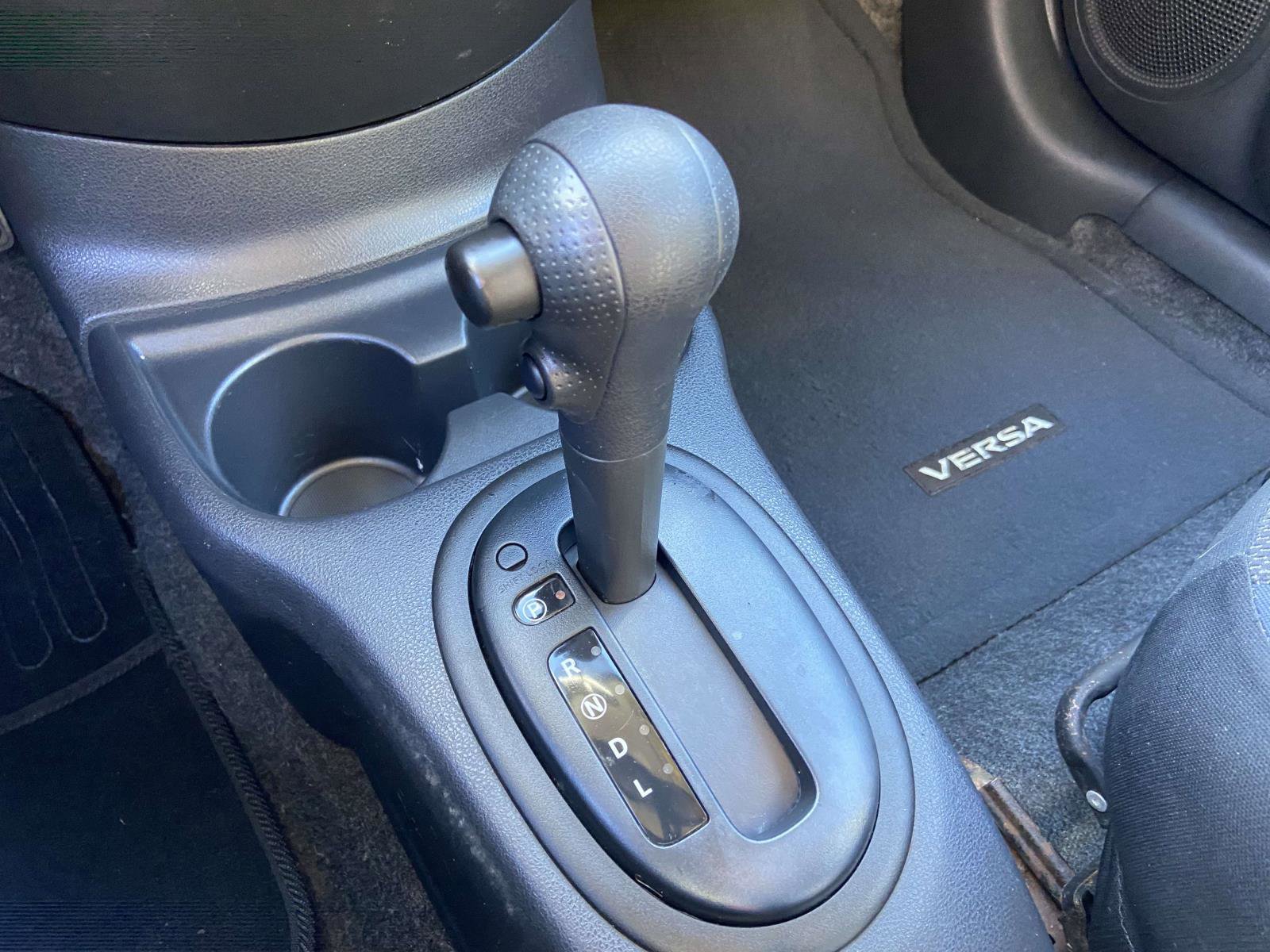 Used 2012 Nissan Versa SV w/ Convenience Pkg image 16