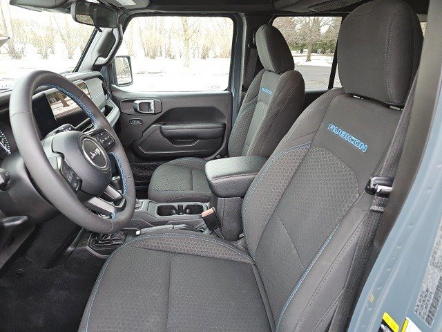 Used 2025 Jeep Wrangler Unlimited Rubicon 4xe w/ Convenience Group image 19