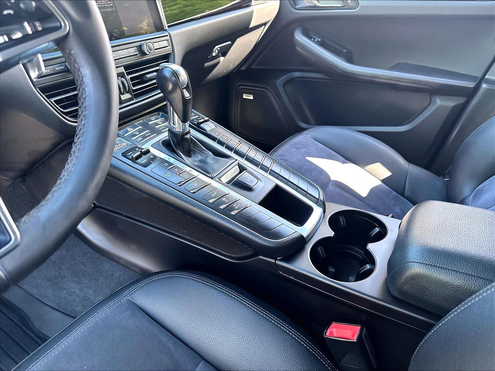 Used 2020 Porsche Macan AWD/4WD image 20