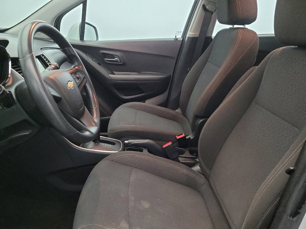Used 2018 Chevrolet Trax LS image 17