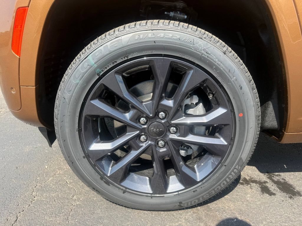 New 2026 Jeep Grand Cherokee L Limited AWD/4WD image 10