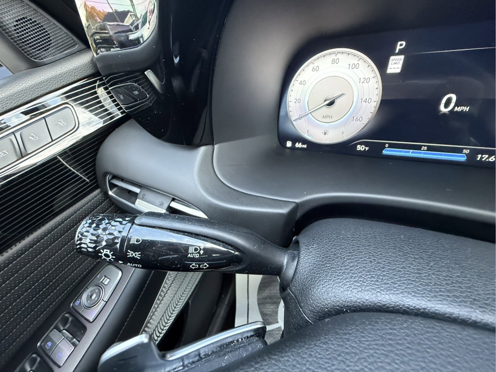 Used 2024 Hyundai Palisade Calligraphy image 25