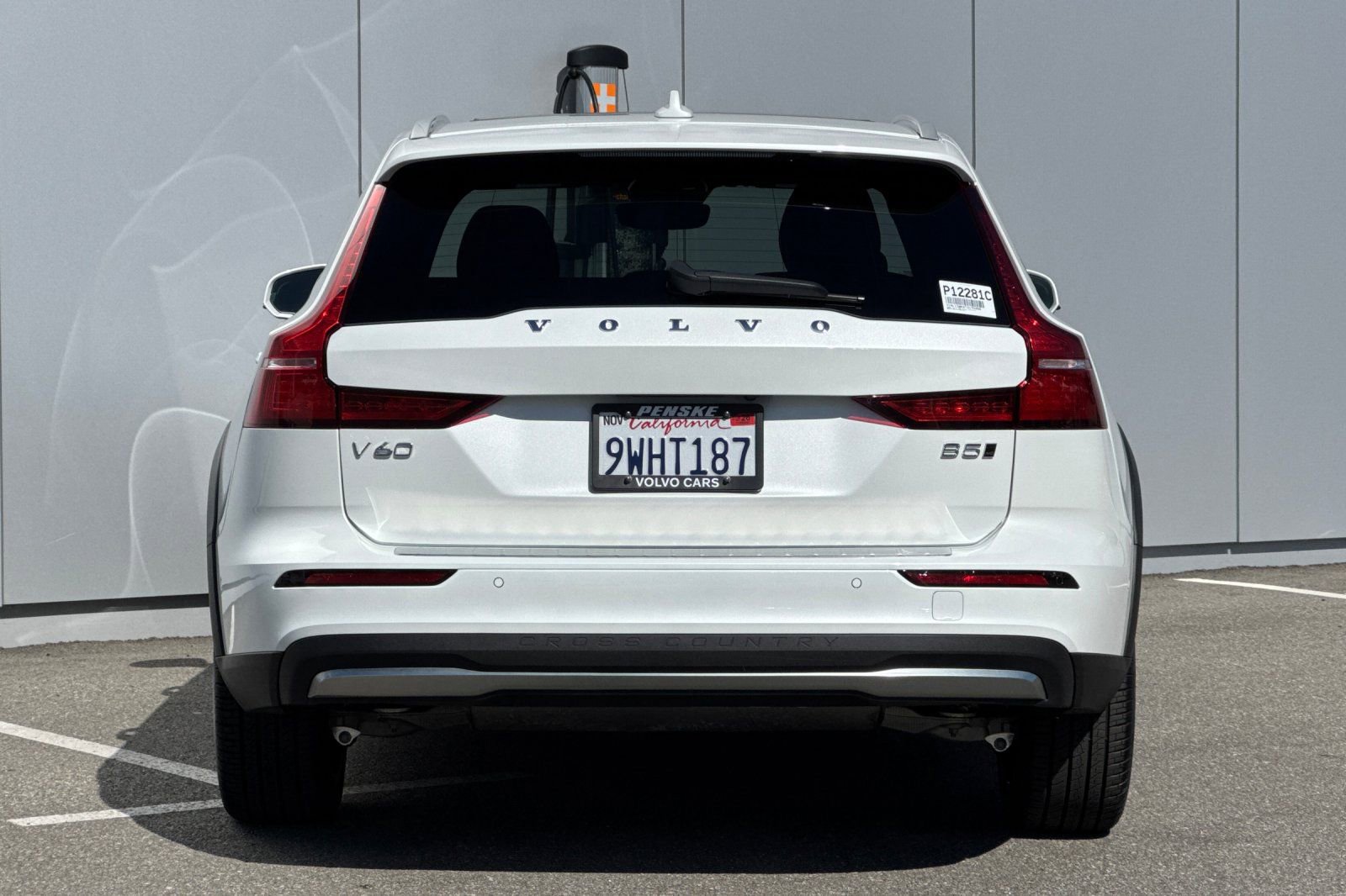 Certified 2026 Volvo V60 B5 Cross Country Plus w/ Climate Package AWD/4WD image 4