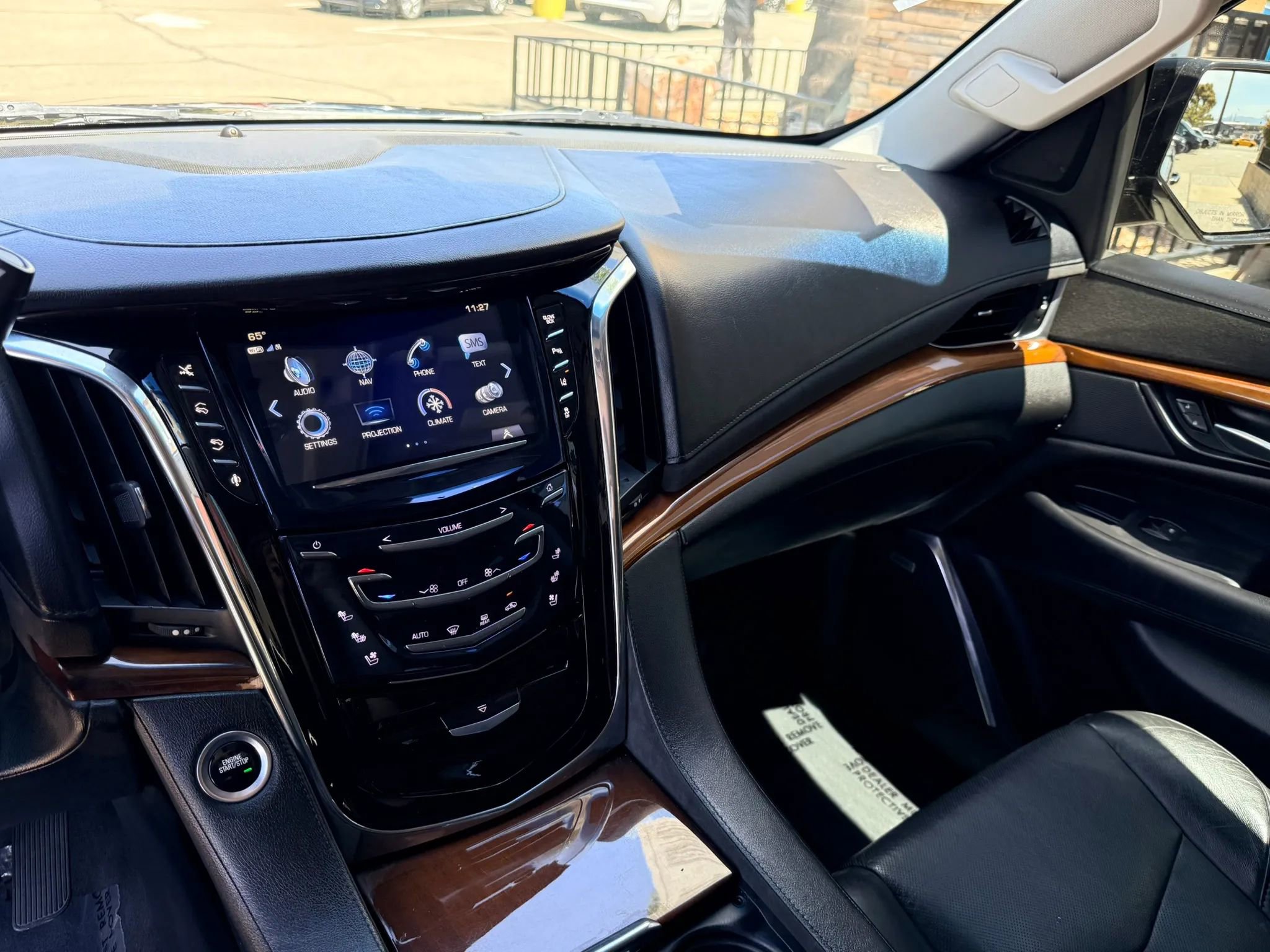 Used 2018 Cadillac Escalade ESV Luxury RWD image 22