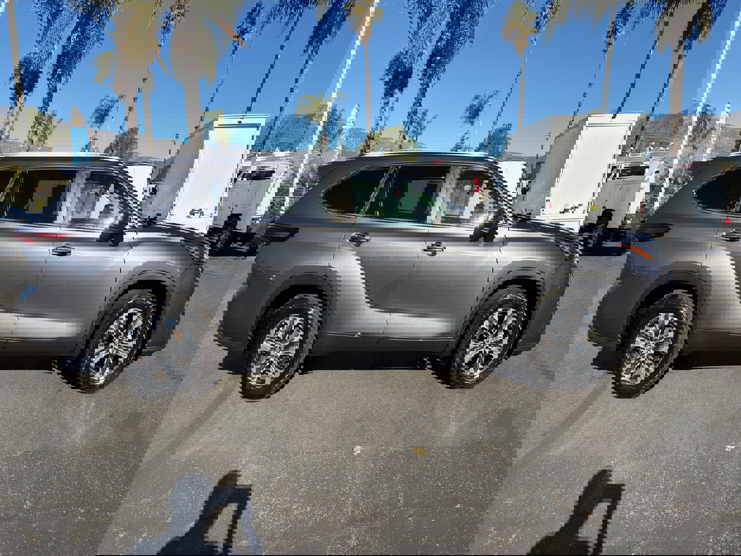 Used 2024 Toyota Highlander XLE image 9