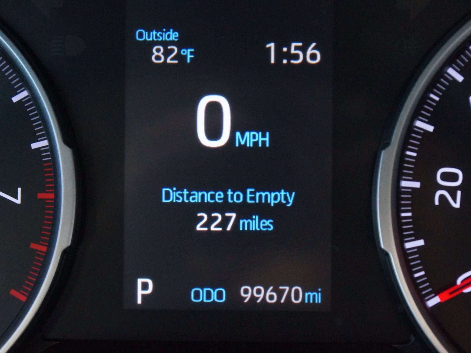 Used 2019 Toyota RAV4 XLE w/ Convenience Package FWD image 4