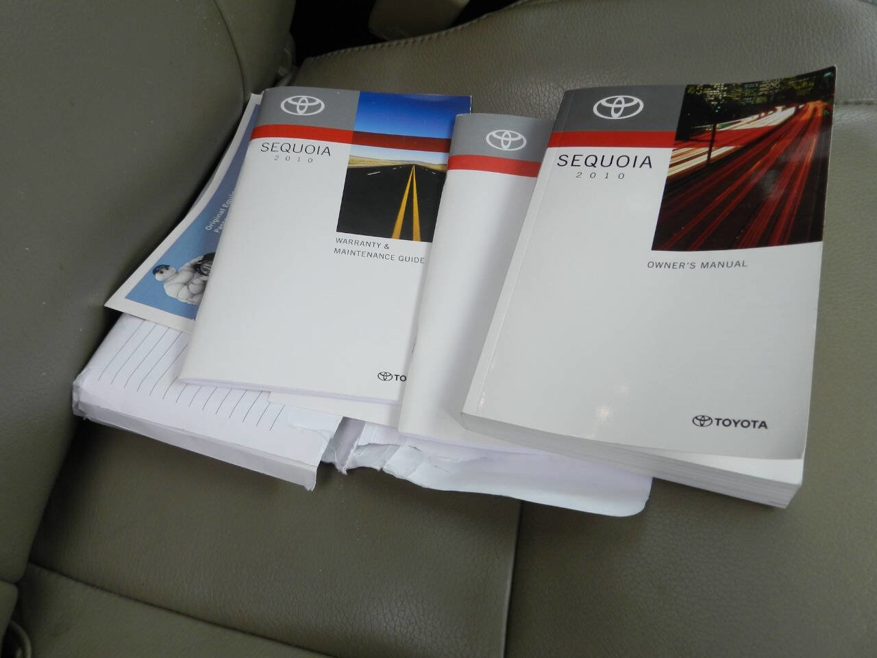 Used 2010 Toyota Sequoia Limited image 17