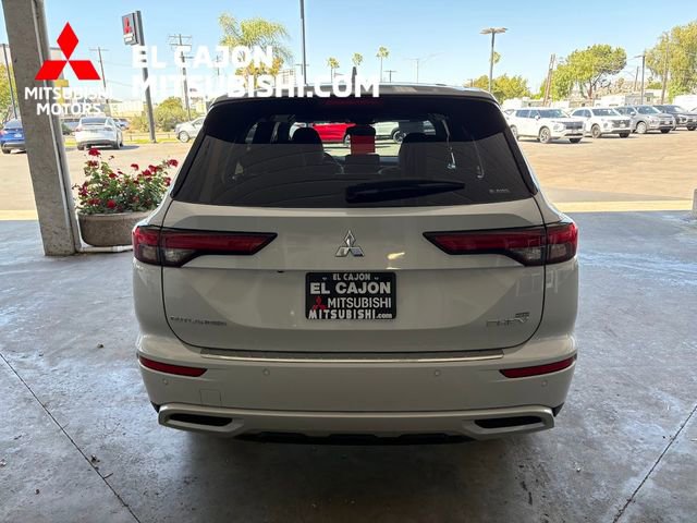 Used 2025 Mitsubishi Outlander SE image 4