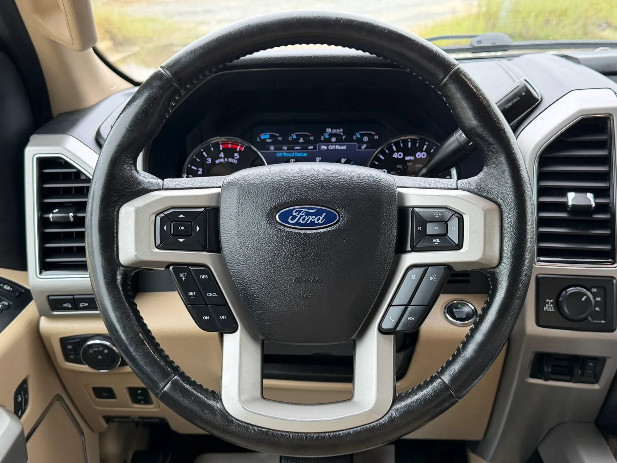 Used 2019 Ford F250 Lariat w/ Lariat Ultimate Package AWD/4WD image 35