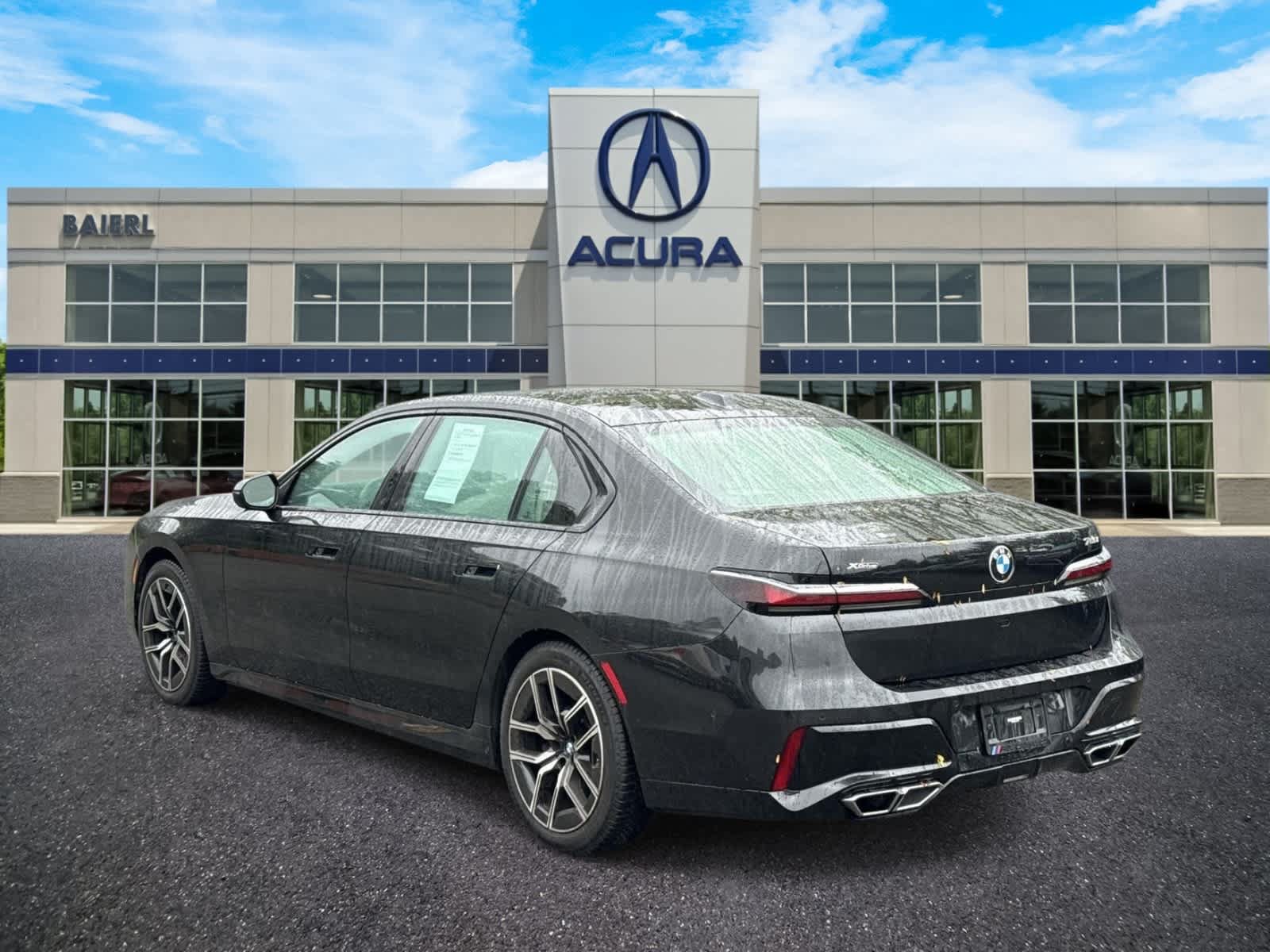 Used 2023 BMW 760i xDrive w/ Executive Package AWD/4WD image 3