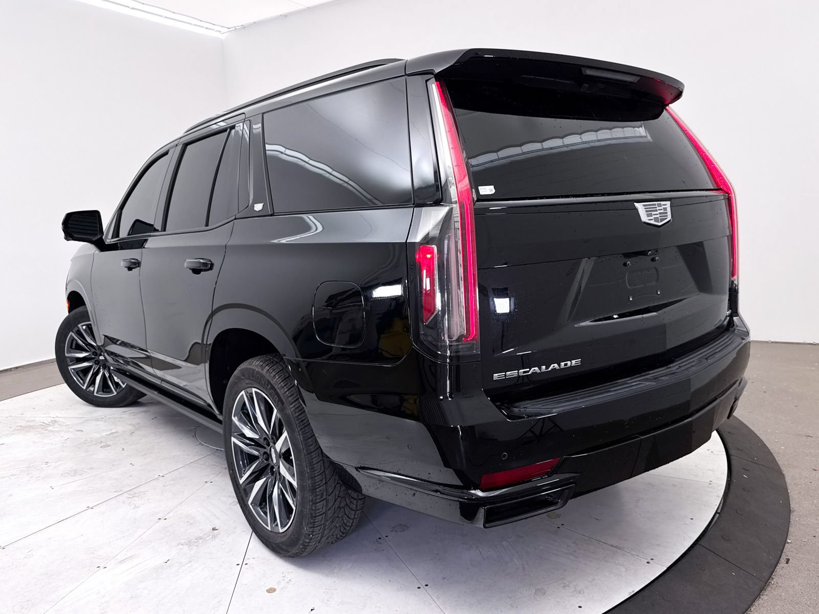 Used 2022 Cadillac Escalade Sport Platinum AWD/4WD image 8