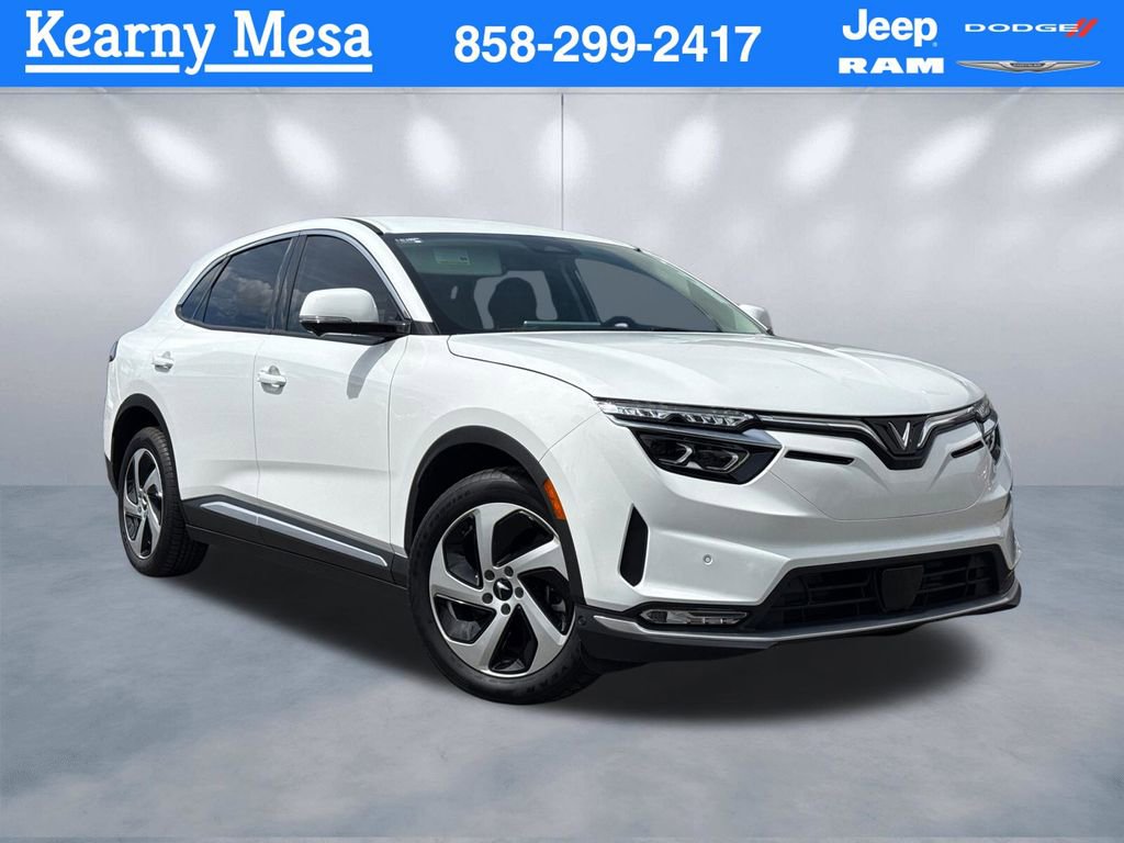New 2025 VinFast VF 8 Eco AWD/4WD image 1