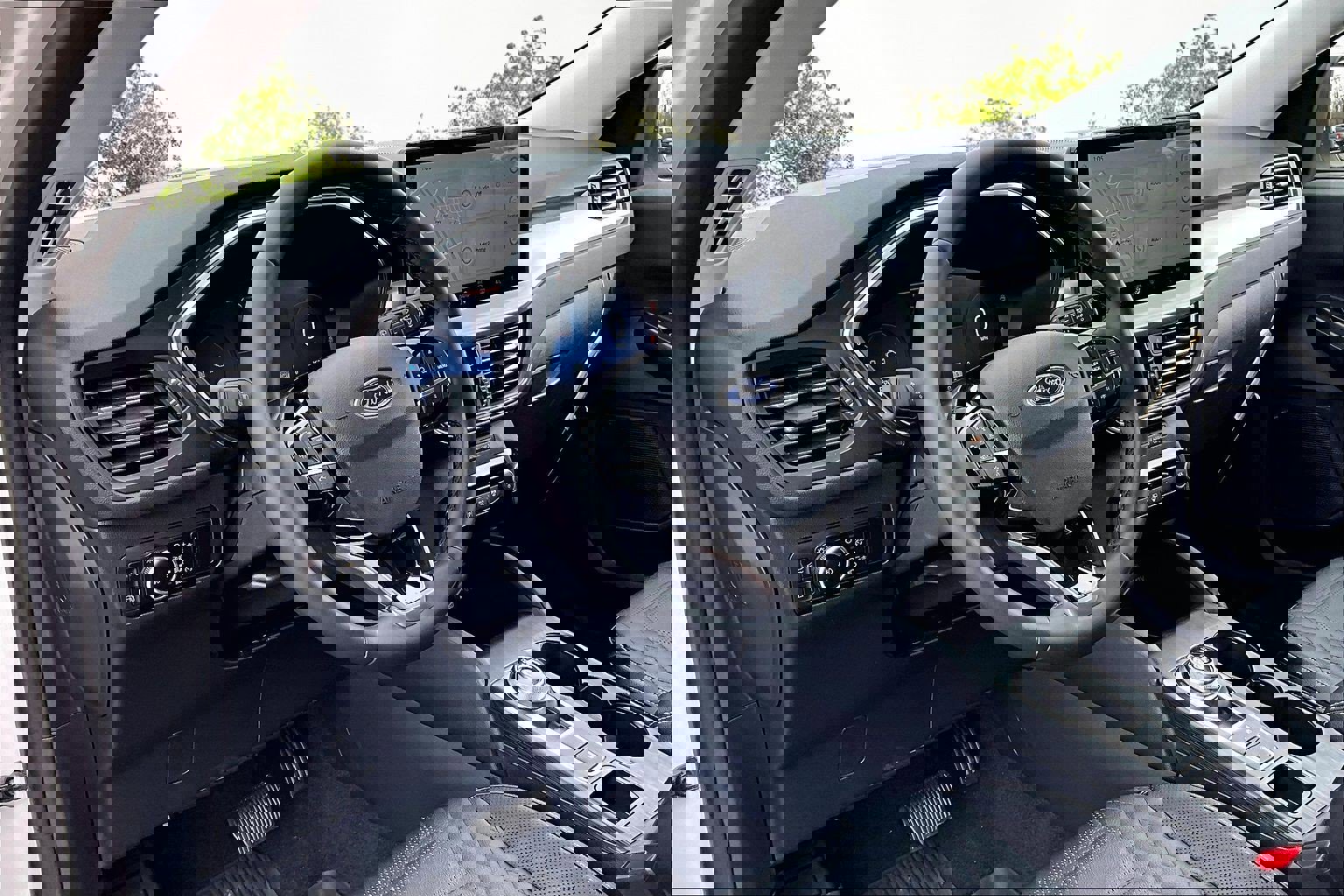 New 2024 Ford Escape SE w/ PHEV Premium Package image 6