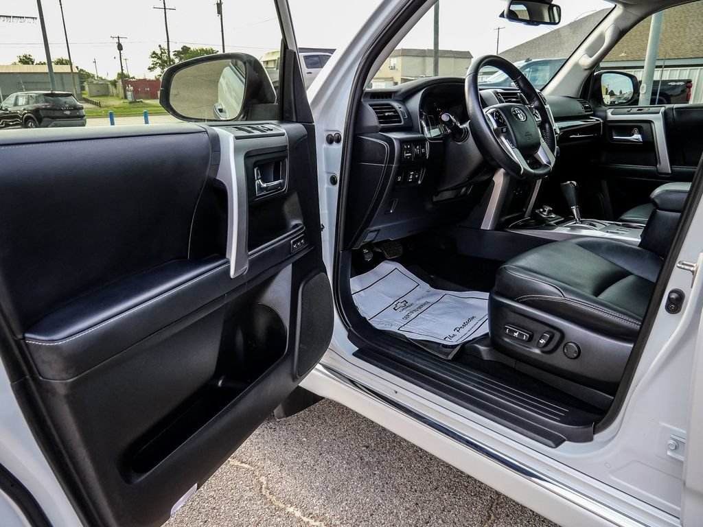 Used 2024 Toyota 4Runner Limited AWD/4WD image 34