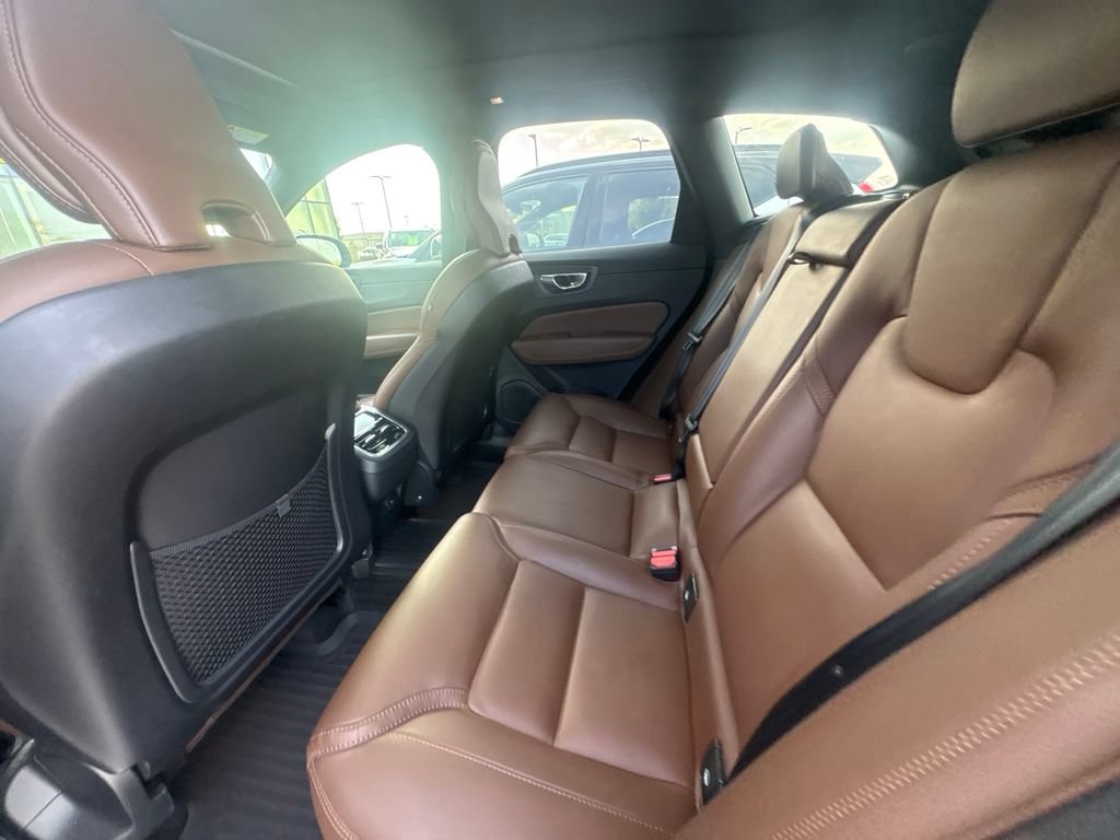 Used 2024 Volvo XC60 B5 Ultimate w/ Protection Package Premier AWD/4WD image 7