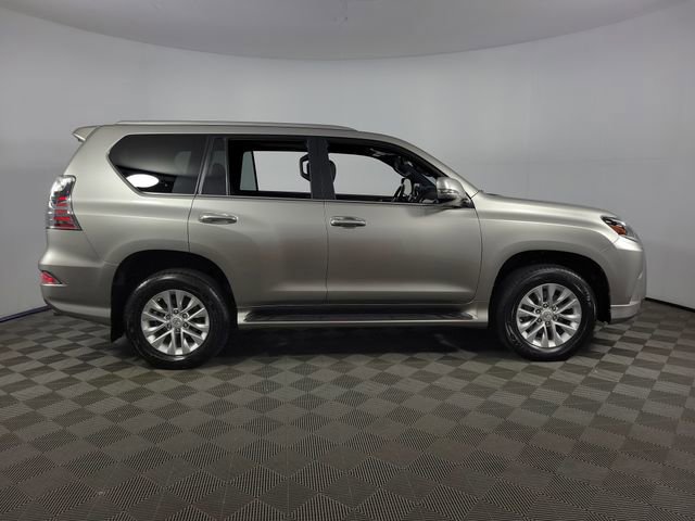 Used 2023 Lexus GX 460 Premium w/ Premium Package image 11