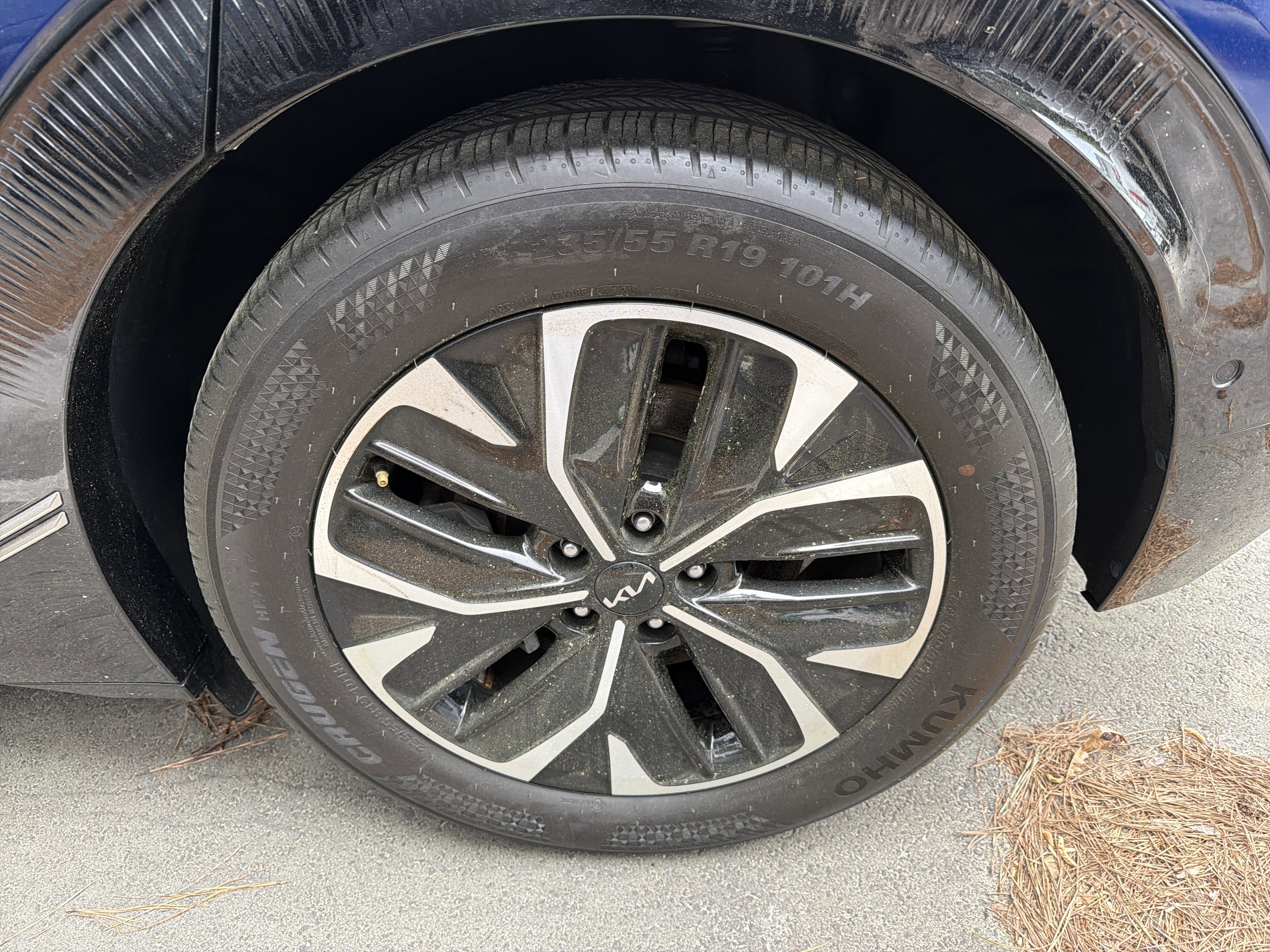 Used 2023 Kia EV6 Wind w/ Wind Technology Package image 16