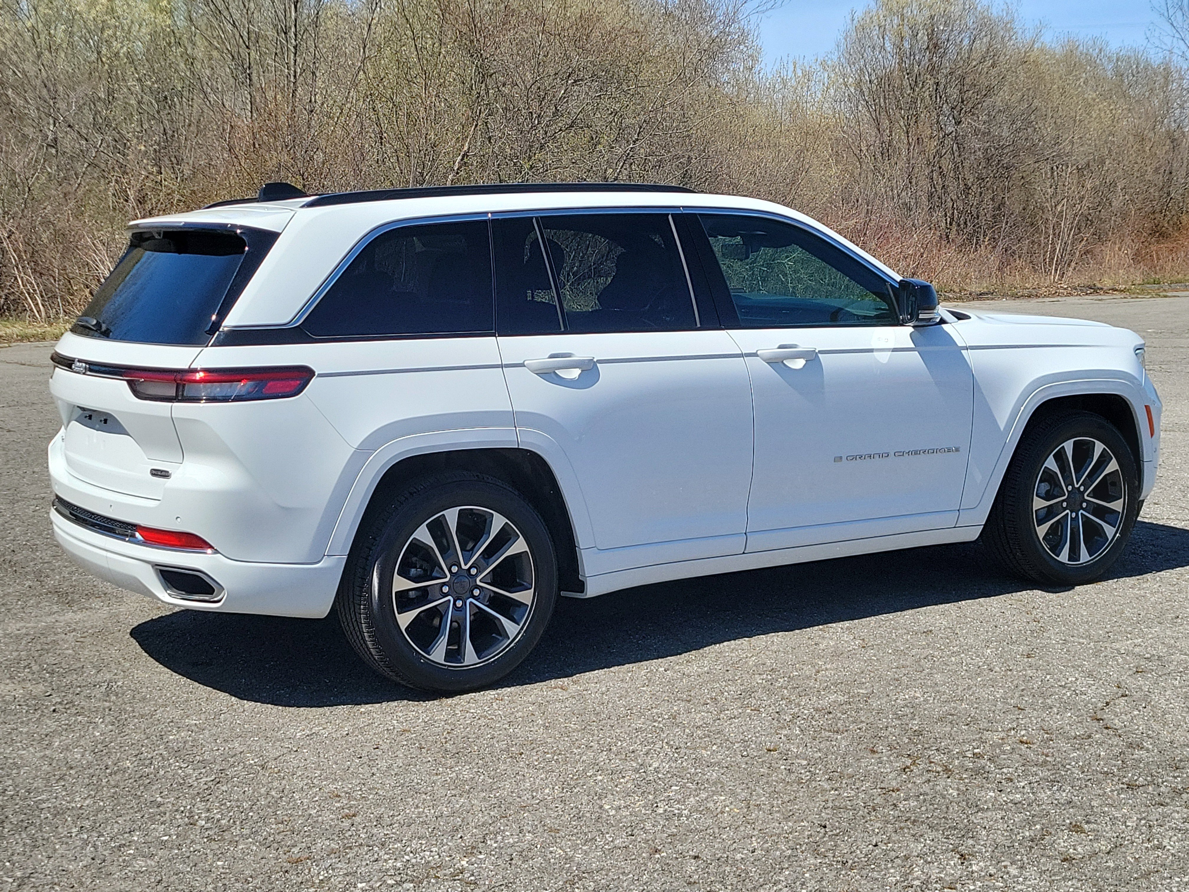 Used 2025 Jeep Grand Cherokee Overland w/ Adv Protech Group III AWD/4WD image 5