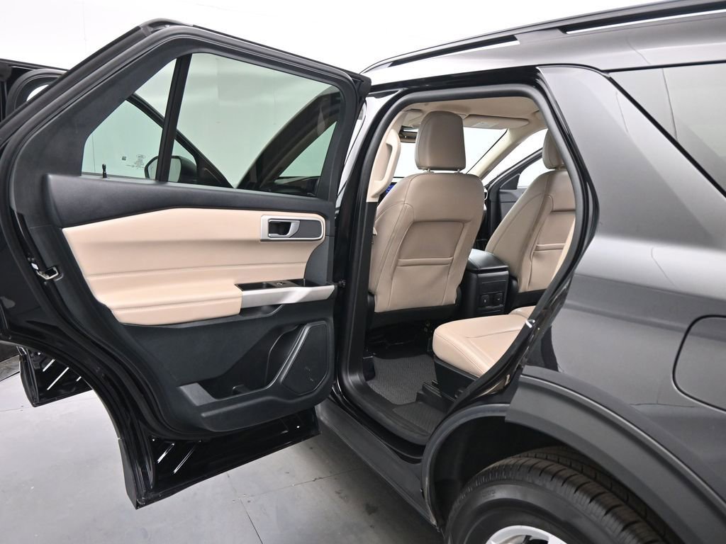 Certified 2024 Ford Explorer XLT w/ Equipment Group 202A AWD/4WD image 17