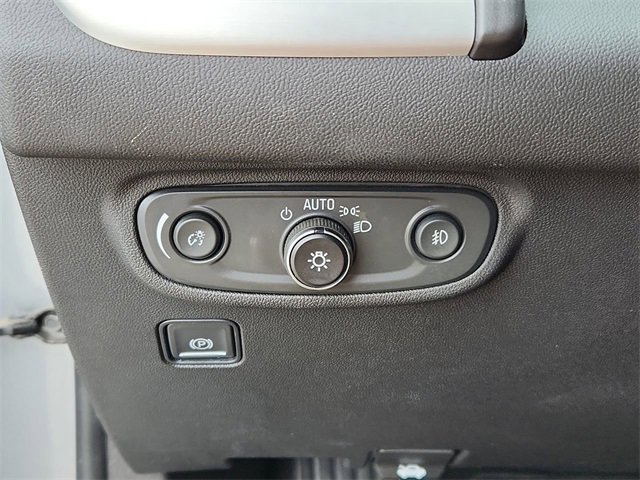 Used 2024 GMC Terrain SLT image 25