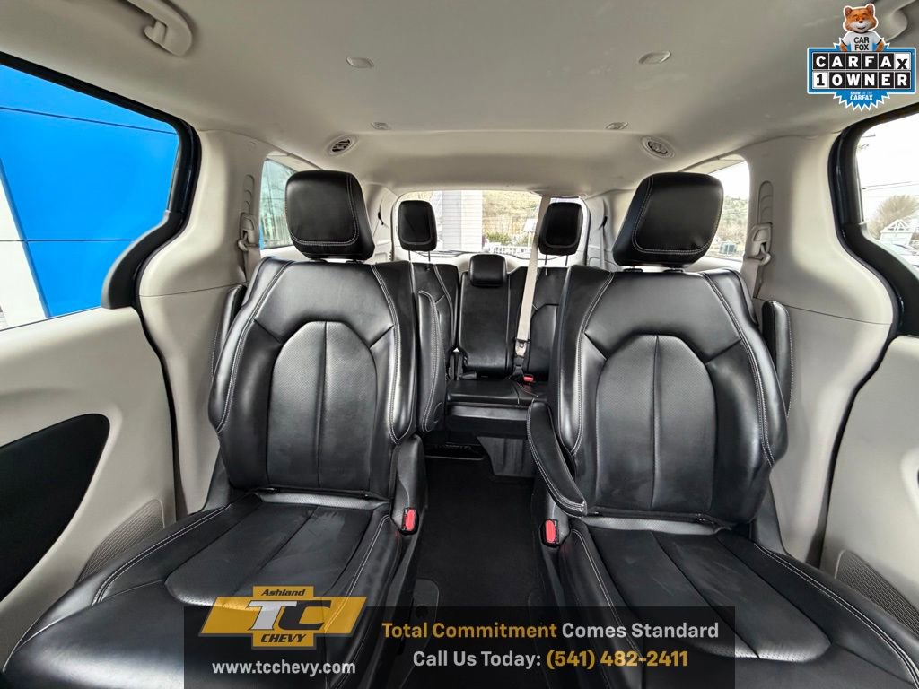 Used 2024 Chrysler Pacifica Select image 22