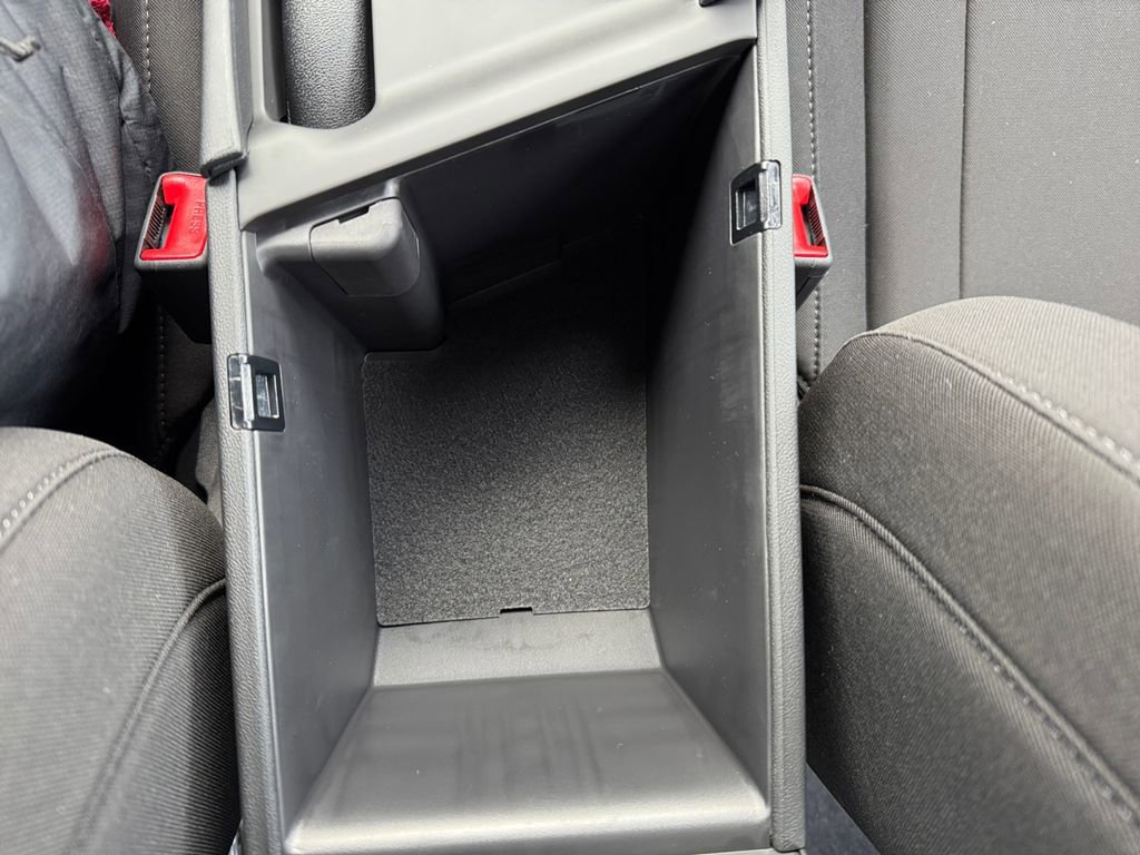 Certified 2025 Hyundai Elantra Sport image 24