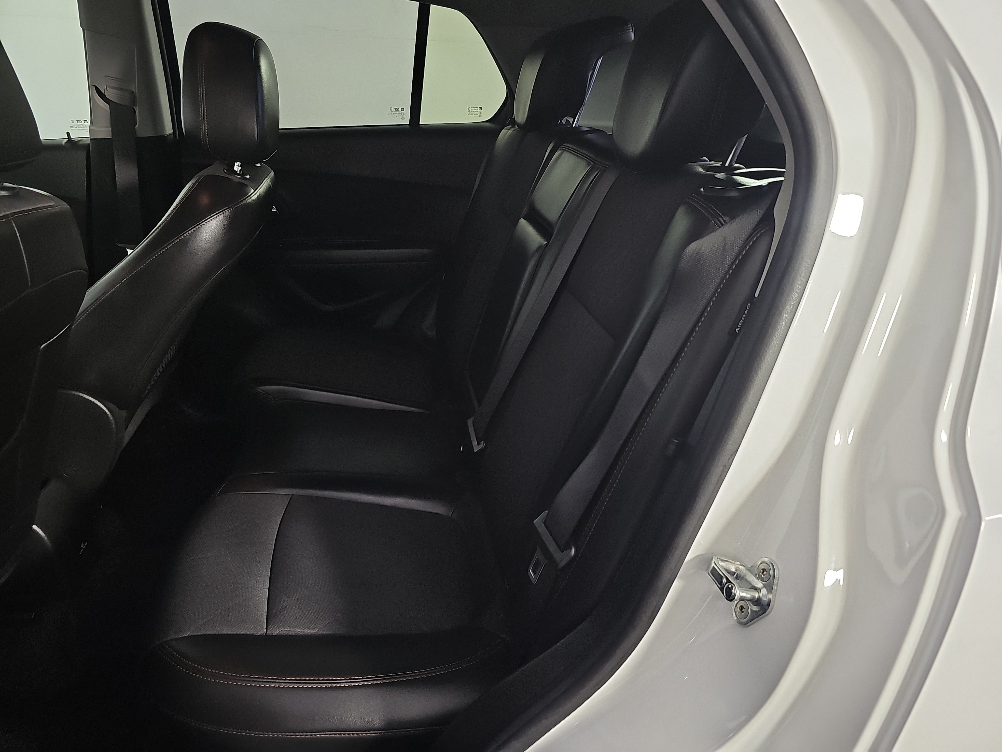 Used 2020 Chevrolet Trax LT w/ LT Convenience Package FWD image 19