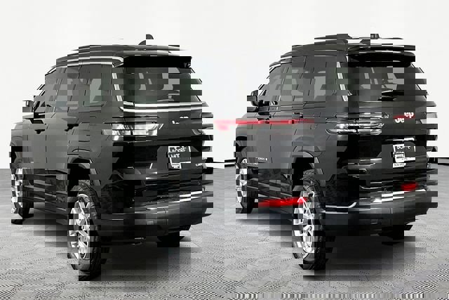 New 2025 Jeep Grand Cherokee L Laredo w/ Luxury Tech Group I image 4