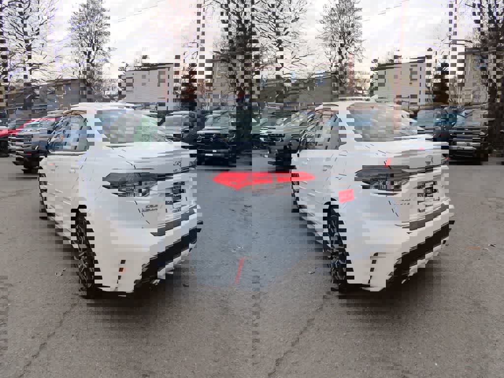 Used 2021 Toyota Corolla SE w/ Carpet Mat Package (TMS) image 4