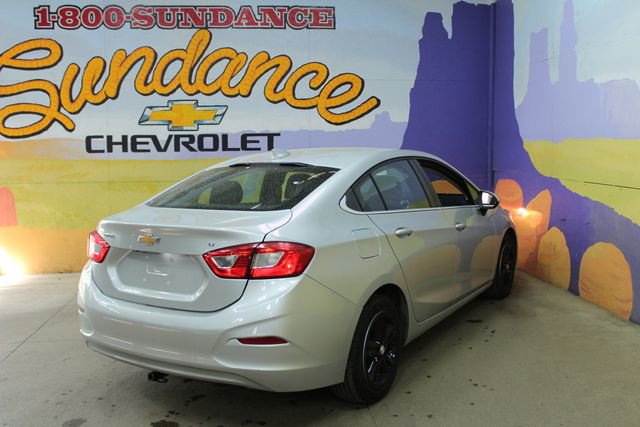 Used 2018 Chevrolet Cruze LT w/ LT Convenience Package FWD image 8