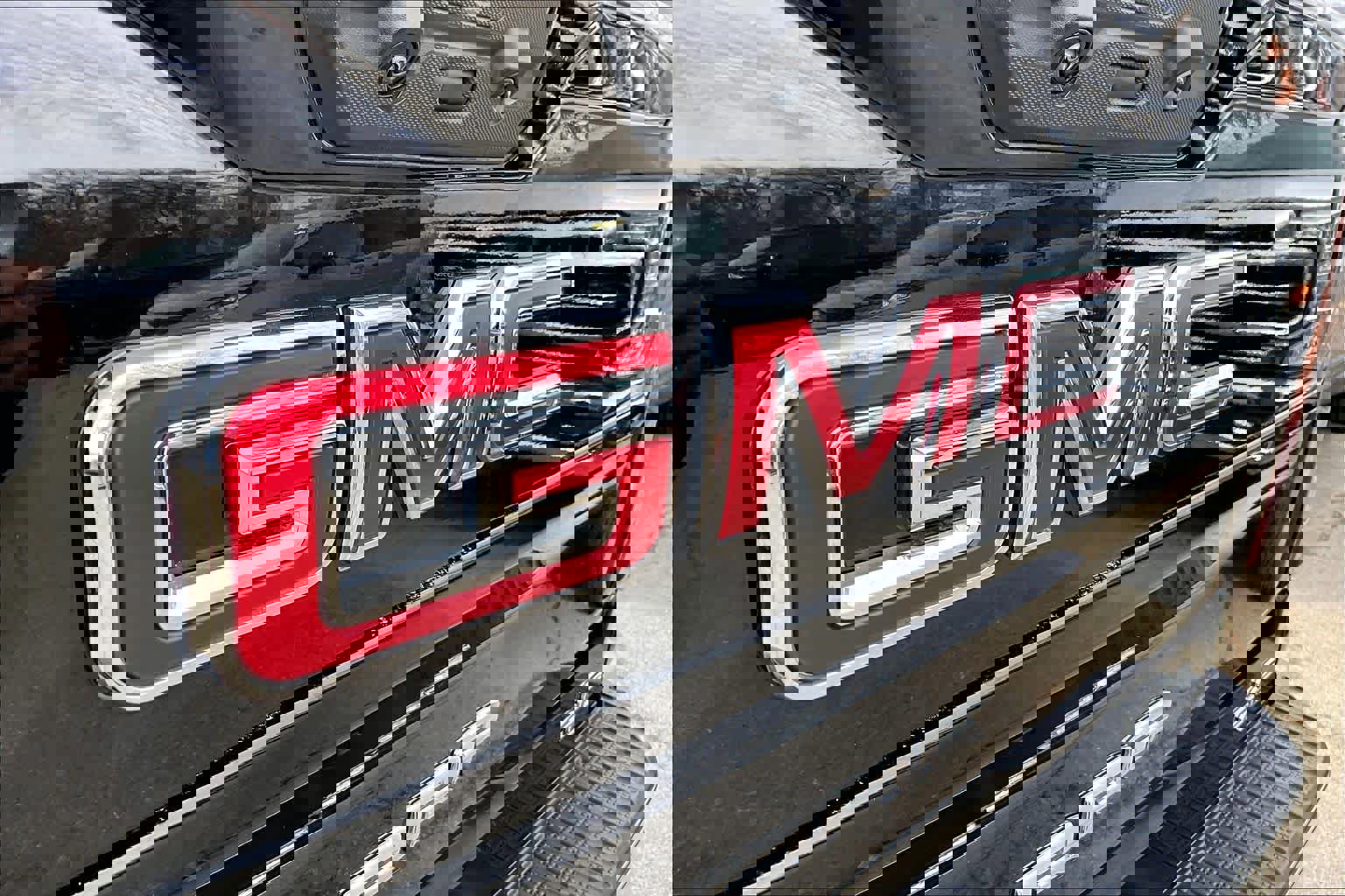 Used 2025 GMC Sierra 2500 SLE w/ SLE Value Package; image 29