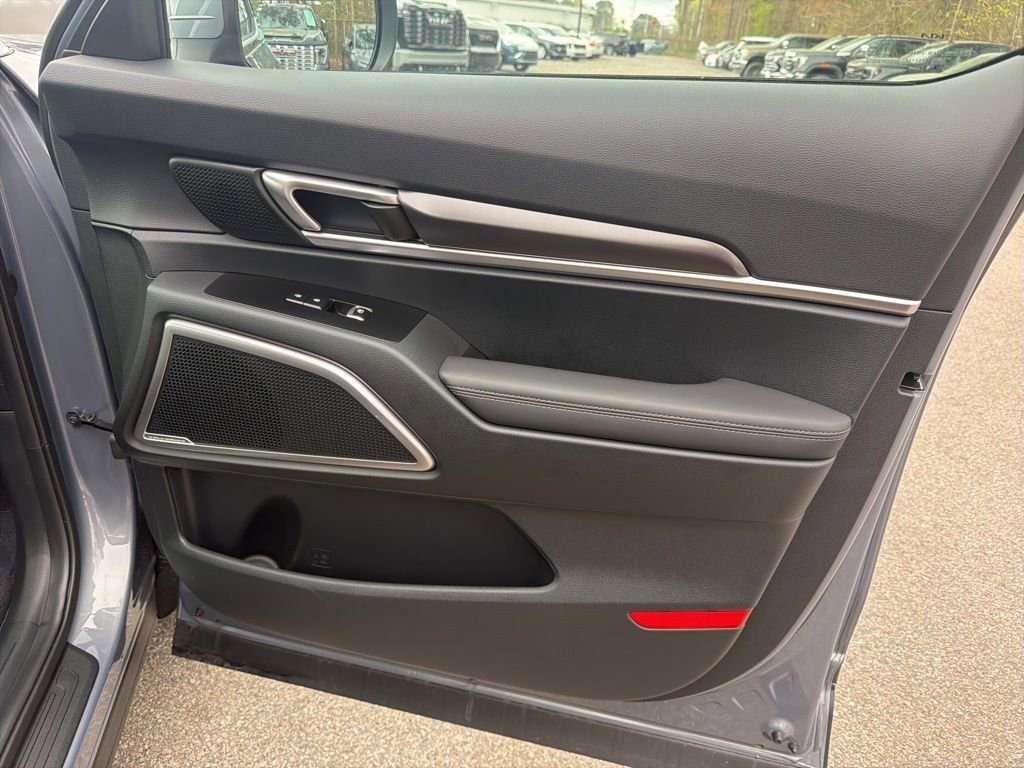 Certified 2025 Kia Telluride S image 31