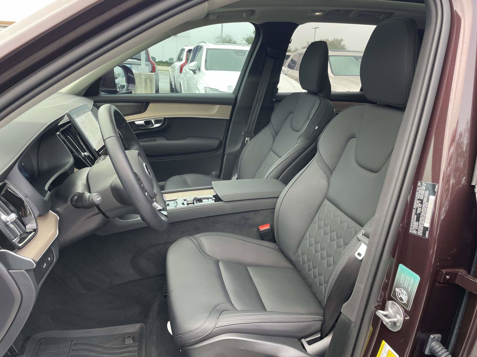 Used 2025 Volvo XC90 T8 Plus w/ Protection Package Premier AWD/4WD image 8