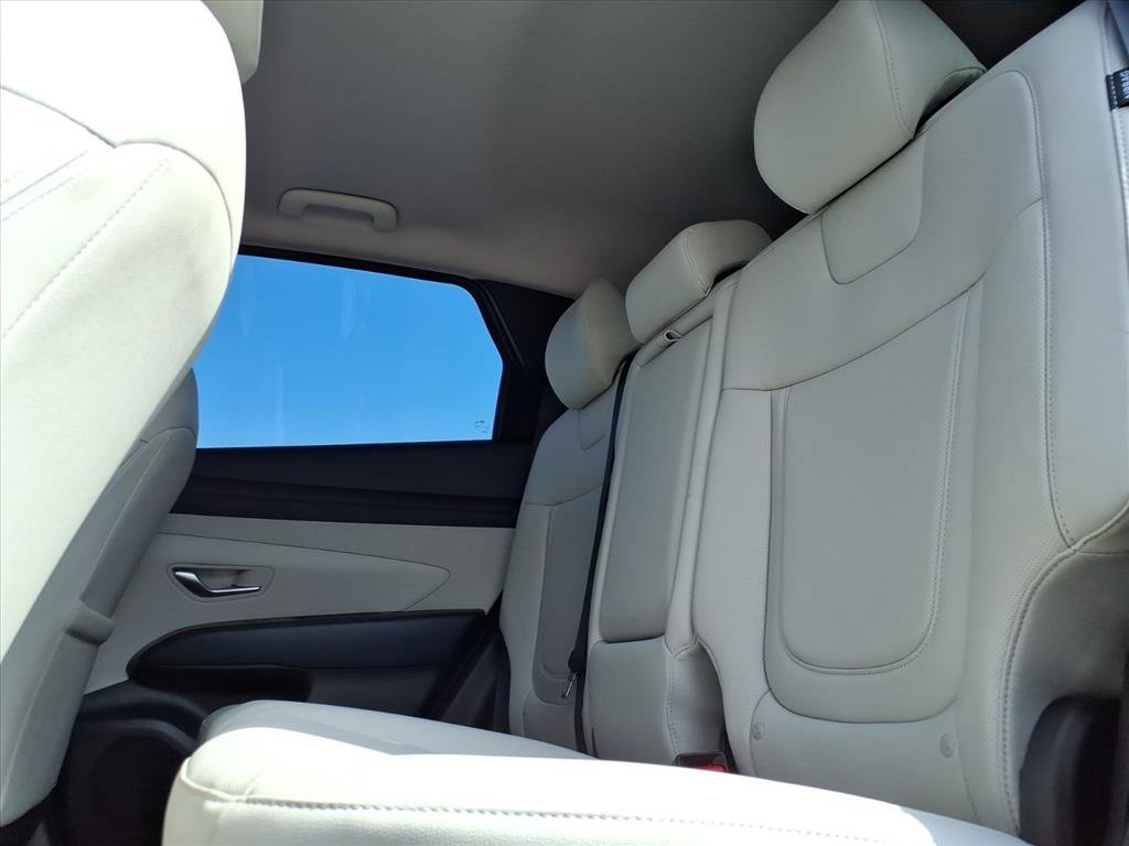 Certified 2025 Hyundai Tucson SEL AWD/4WD image 16