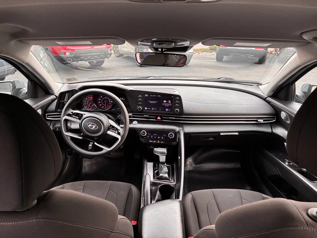 Used 2022 Hyundai Elantra SEL FWD image 13
