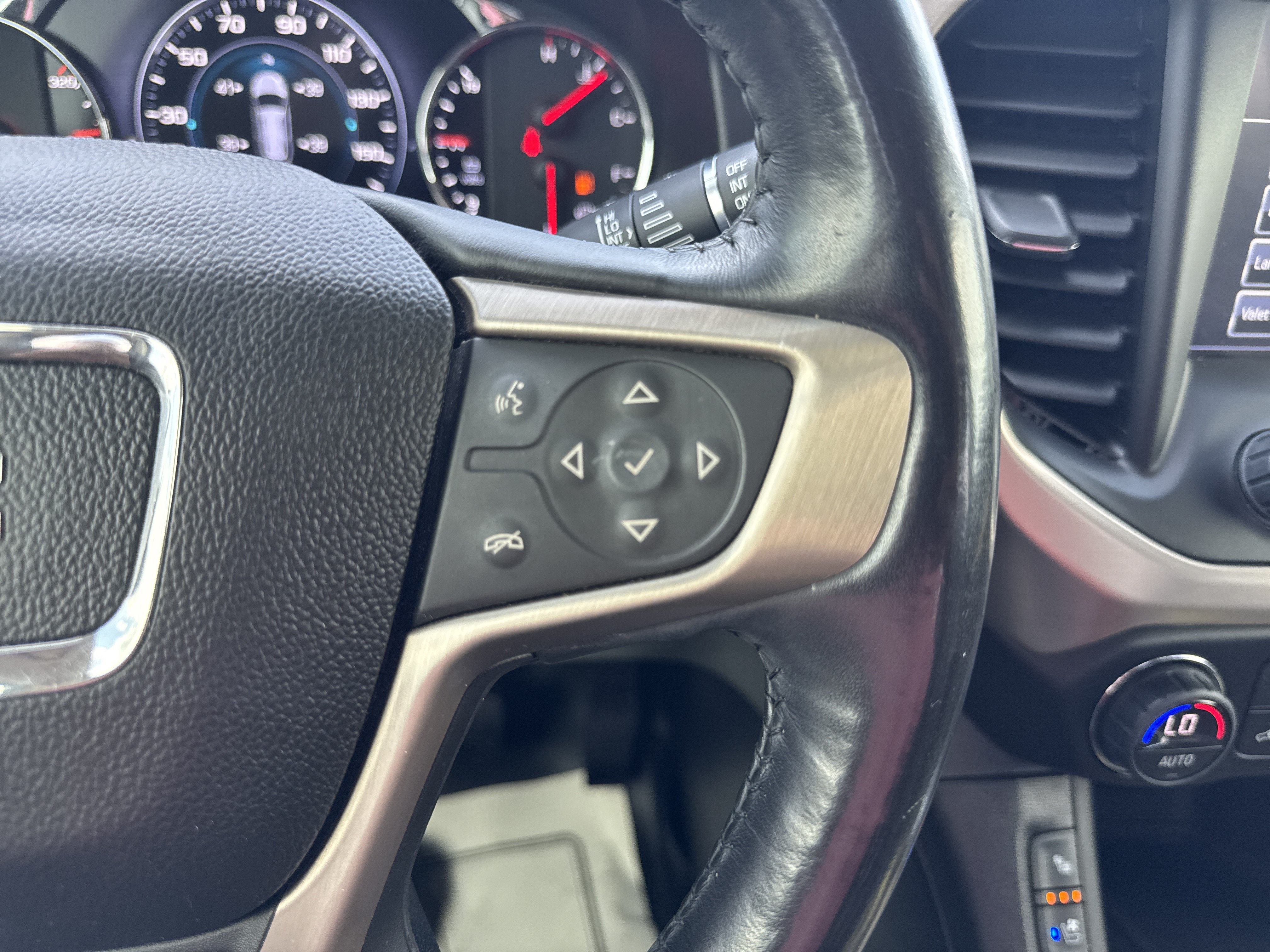 Used 2018 GMC Acadia Denali w/ Technology Package AWD/4WD image 20