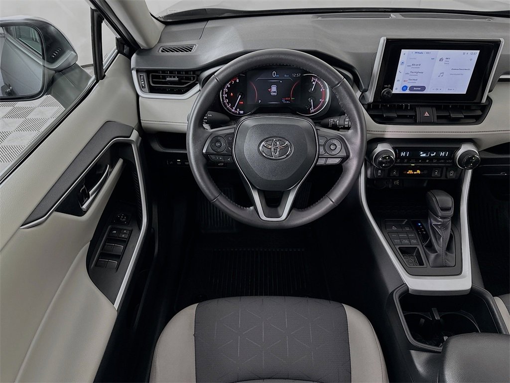 Used 2025 Toyota RAV4 XLE image 26