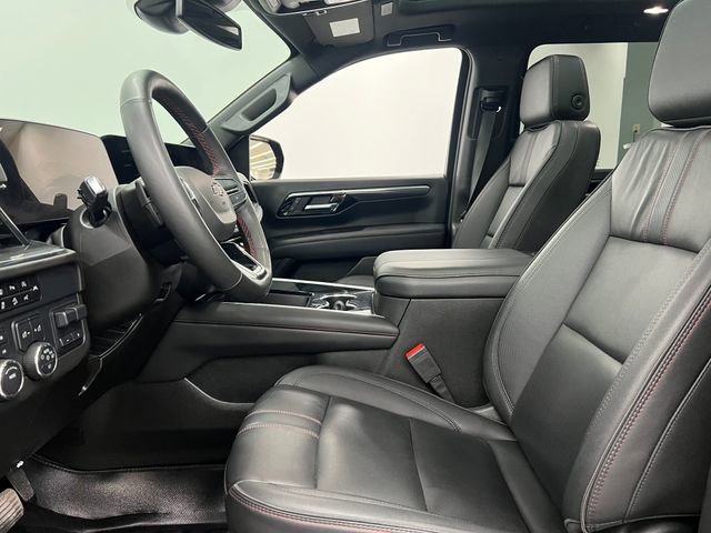 Used 2025 Chevrolet Suburban RST w/ Comfort Package AWD/4WD image 15