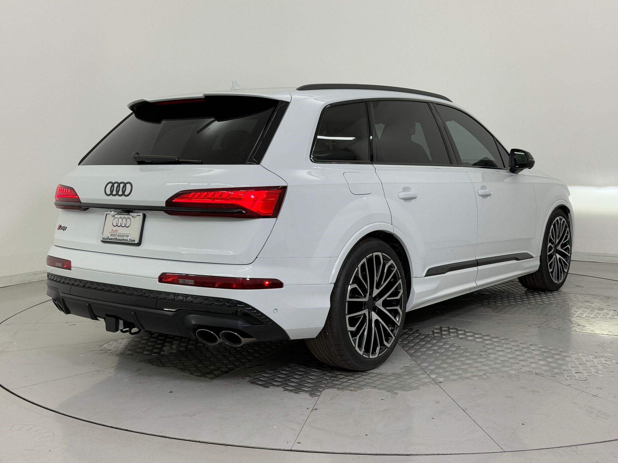 New 2026 Audi SQ7 Premium Plus AWD/4WD image 9