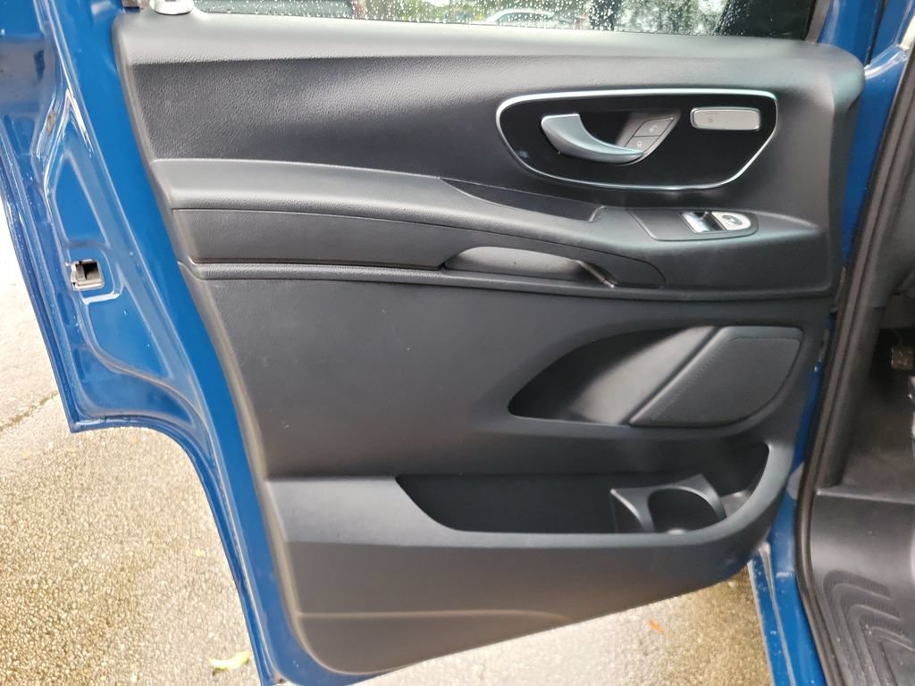 Used 2023 Mercedes-Benz Metris Passenger image 17