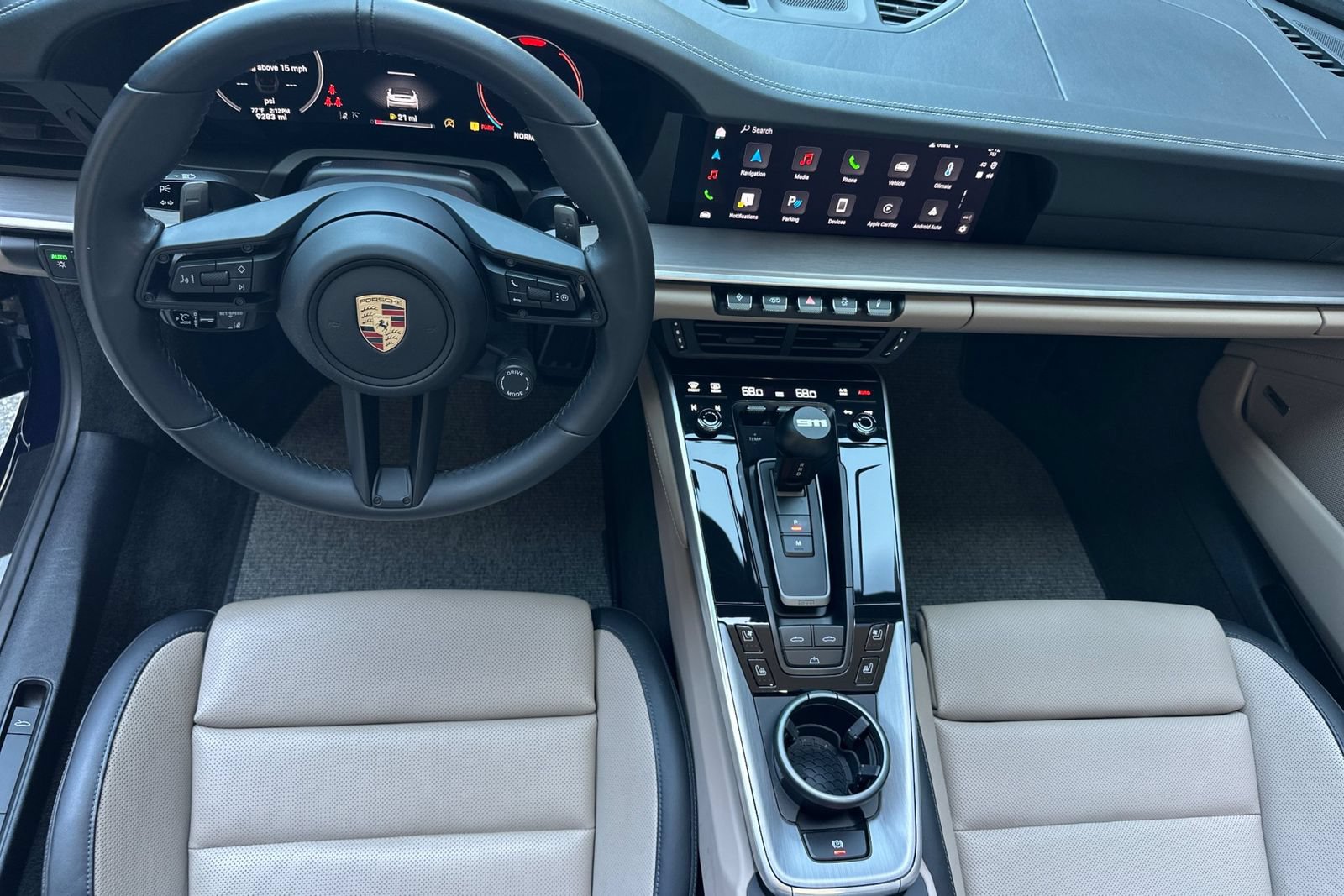 Used 2025 Porsche 911 Carrera RWD image 6
