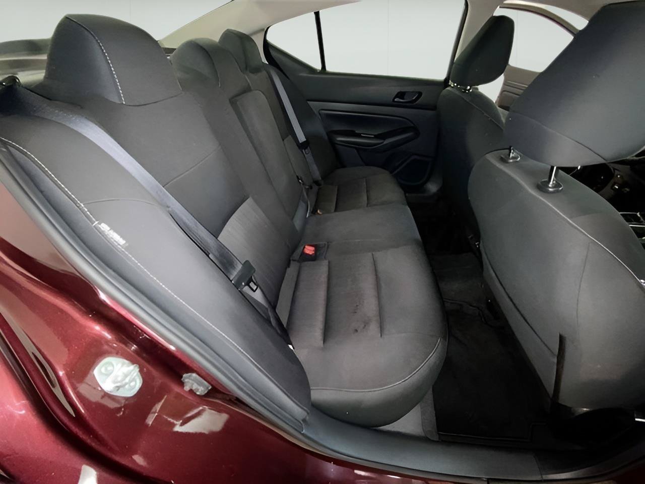 Used 2024 Nissan Altima 2.5 SV FWD image 31