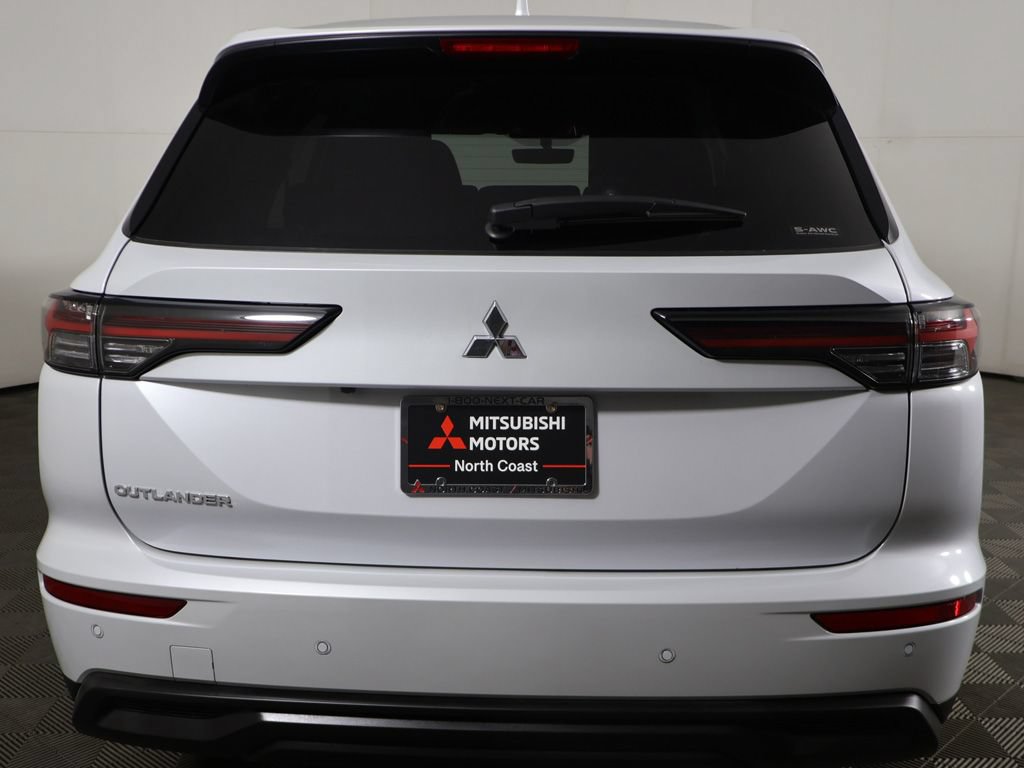 New 2026 Mitsubishi Outlander ES AWD/4WD image 13