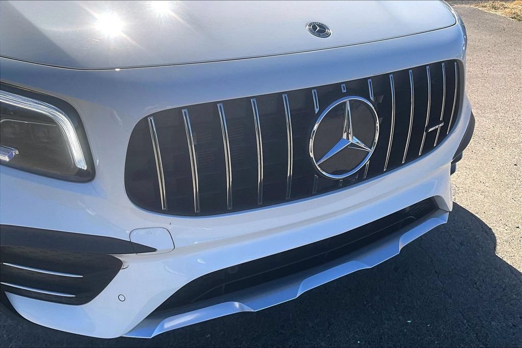 Used 2023 Mercedes-Benz GLB 35 AMG 4MATIC image 32
