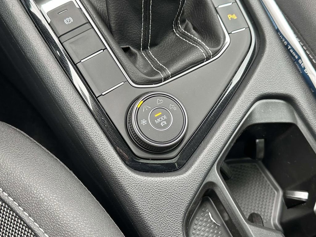 New 2026 Volkswagen Taos SE image 24