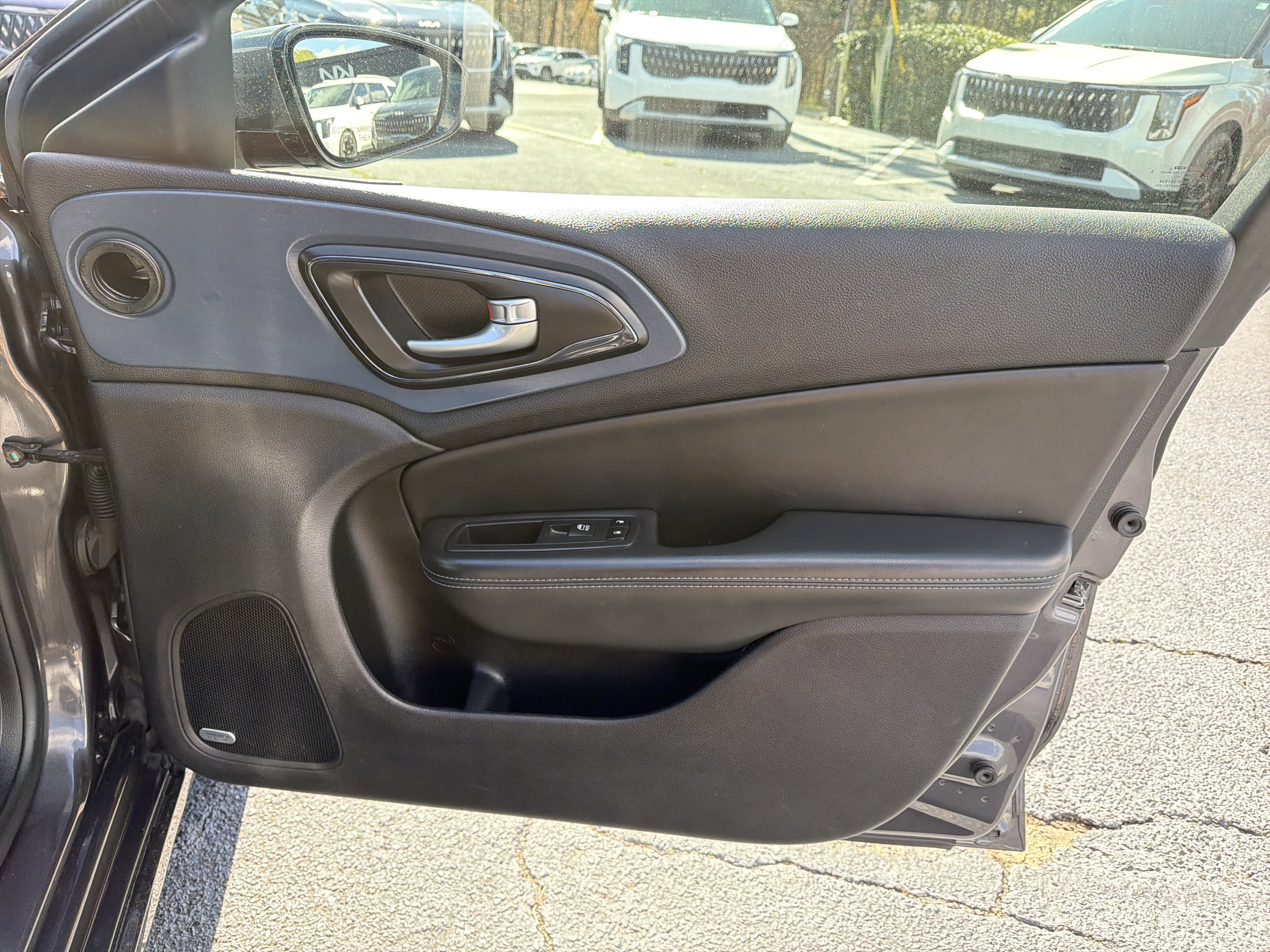 Used 2015 Chrysler 200 S w/ Navigation & Sound Group I image 11