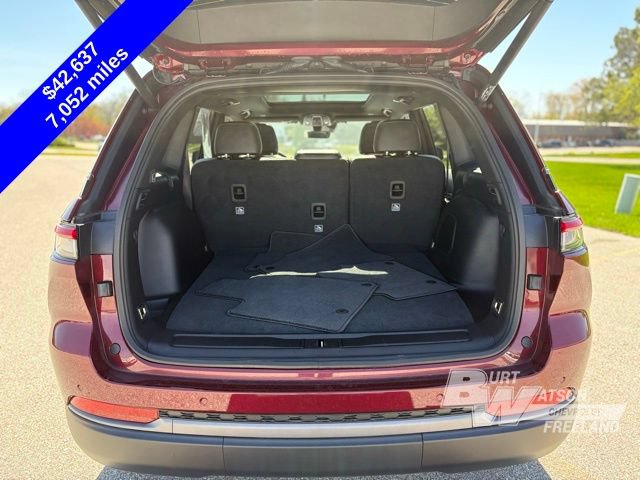 Used 2026 Jeep Grand Cherokee Limited w/ Limited Altitude Package AWD/4WD image 28
