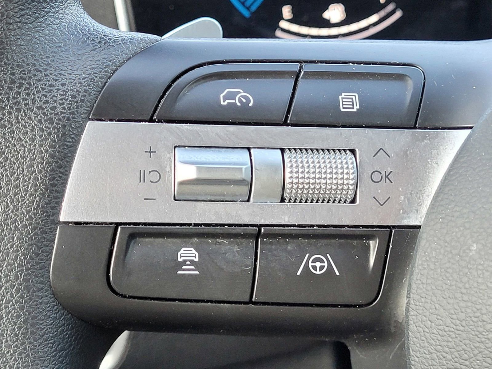 Certified 2025 Hyundai Sonata SEL AWD/4WD image 31